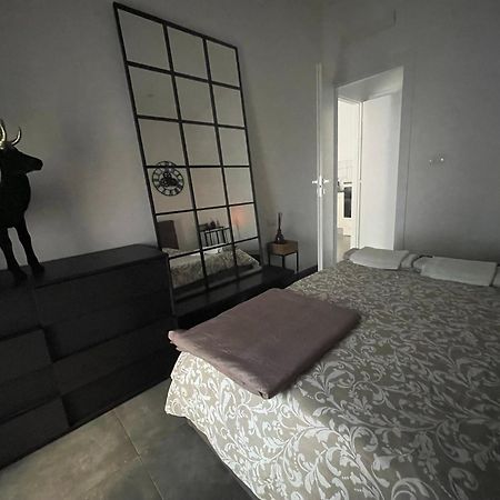 Decoluxe !Apartamento Con 1 Camera Da Letto , In Zona San Paolo , Via Martiniana 토리노 외부 사진