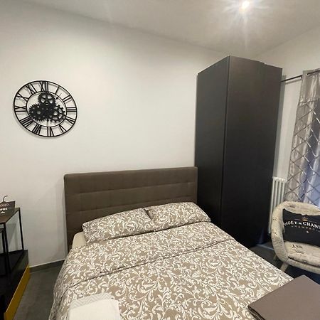 Decoluxe !Apartamento Con 1 Camera Da Letto , In Zona San Paolo , Via Martiniana 토리노 외부 사진