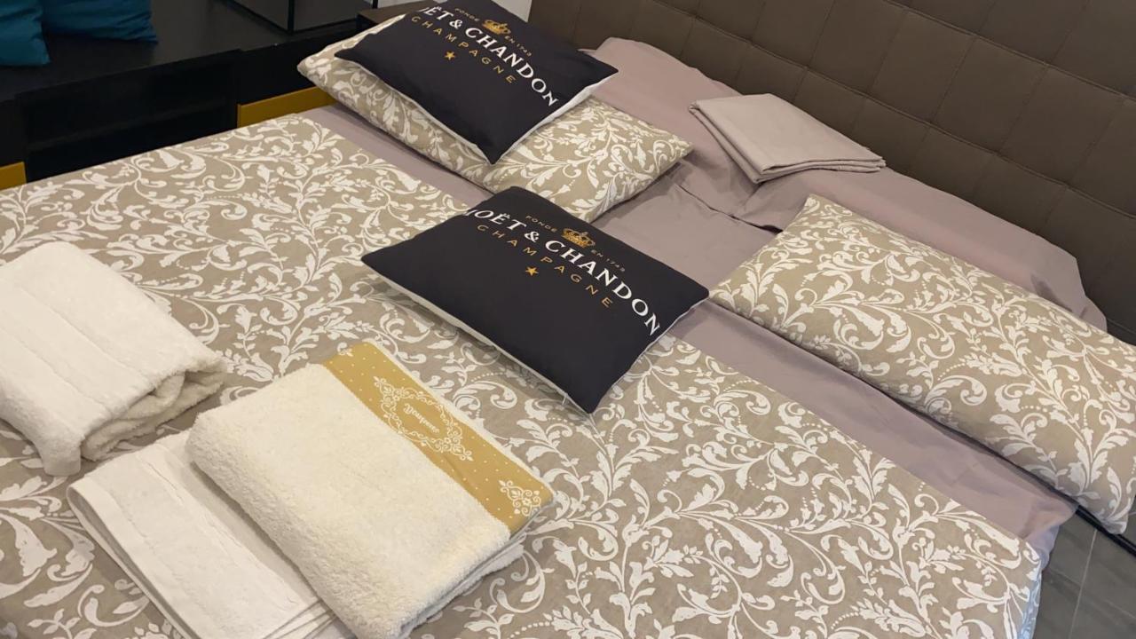 Decoluxe !Apartamento Con 1 Camera Da Letto , In Zona San Paolo , Via Martiniana 토리노 외부 사진