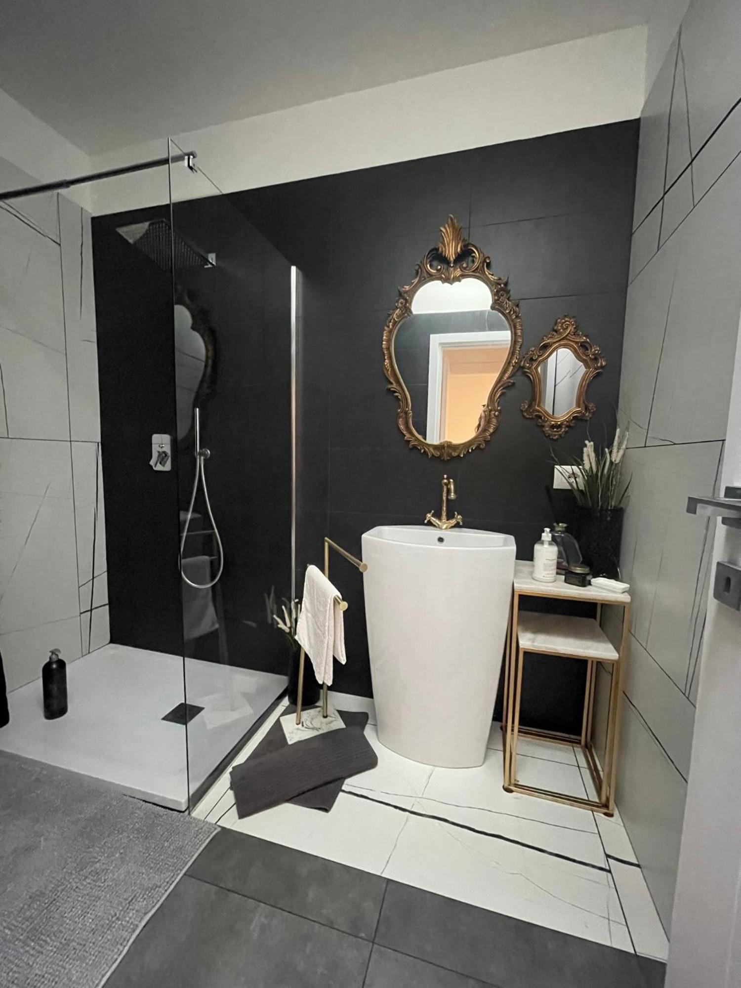 Decoluxe !Apartamento Con 1 Camera Da Letto , In Zona San Paolo , Via Martiniana 토리노 외부 사진