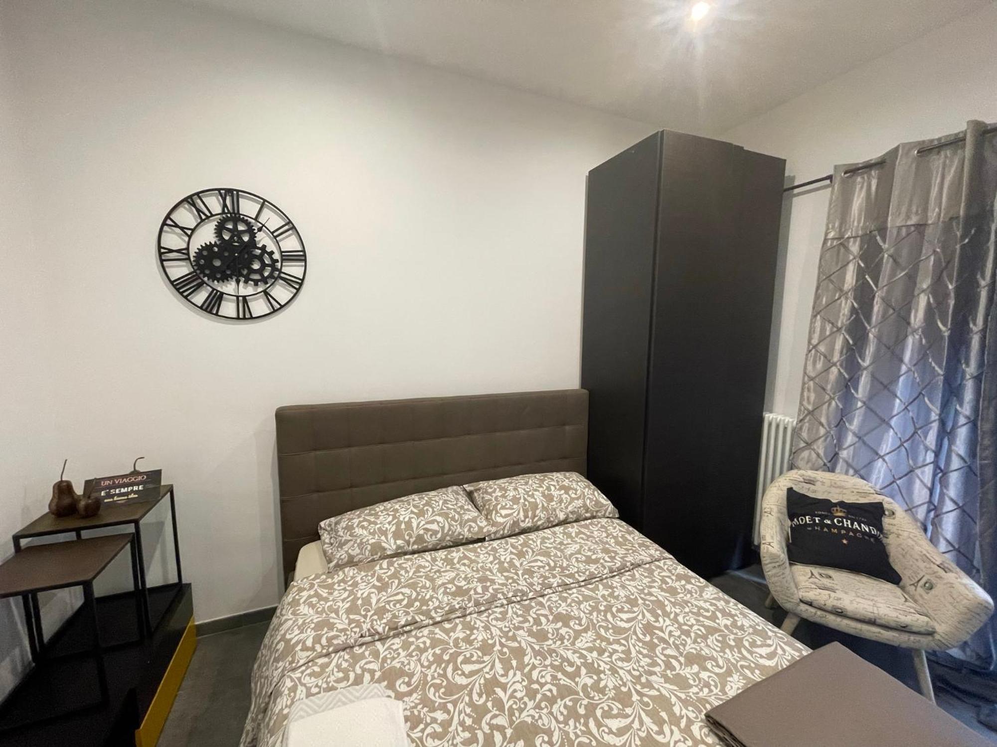 Decoluxe !Apartamento Con 1 Camera Da Letto , In Zona San Paolo , Via Martiniana 토리노 외부 사진