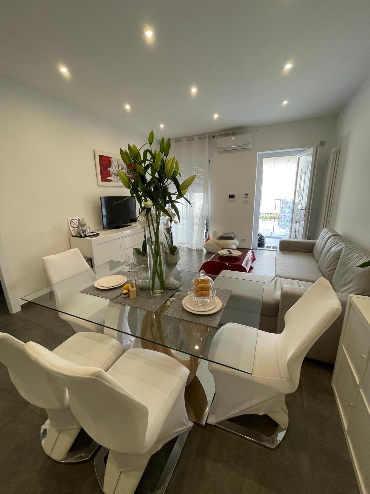Decoluxe !Apartamento Con 1 Camera Da Letto , In Zona San Paolo , Via Martiniana 토리노 외부 사진